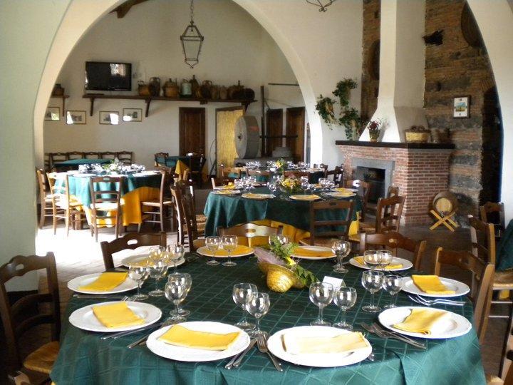 帕泰尔诺Il Casale Dell'Etna别墅 外观 照片